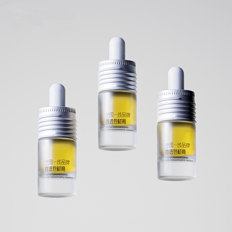 ধাতু বা কাঠের ড্রপার সহ ছোট কাচের প্রয়োজনীয় তেলের বোতল ধাতু বা কাঠের ড্রপার সহ ছোট কাচের প্রয়োজনীয় তেলের বোতল