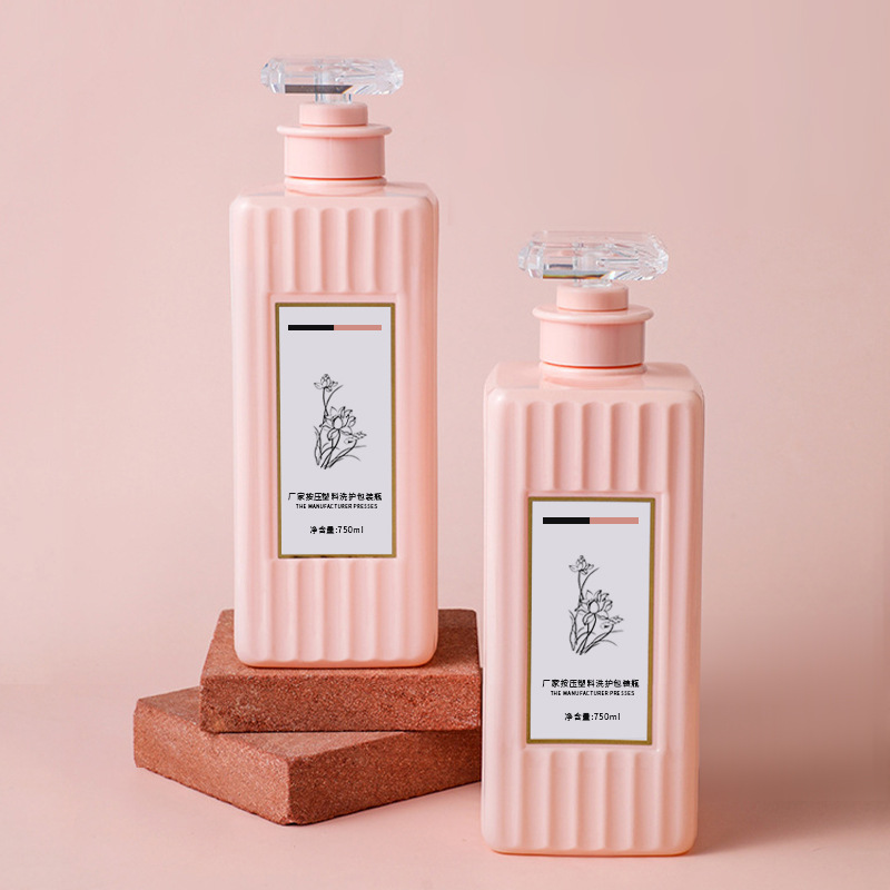 চুলের তেল শ্যাম্পু এবং কন্ডিশনার কসমেটিক কন্টেইনারের জন্য স্ট্রাইপ আকৃতির সারফেস সহ 500ml 750ml স্কয়ার প্লাস্টিক পেট লোশন পাম্প বোতল