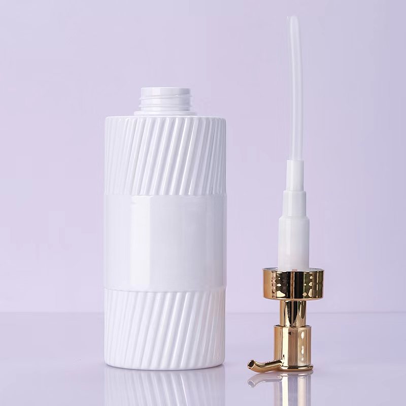 ইকো-ফ্রেন্ডলি 500ml ফ্ল্যাট শোল্ডার শ্যাম্পু শাওয়ার জেল বোতল সাদা কালো স্ট্রাইপ প্রেসিং প্লাস্টিক পাম্প ইমালসন প্যাকেজিং লোশন ব্যবহারের জন্য ইকো-ফ্রেন্ডলি 500ml ফ্ল্যাট শোল্ডার শ্যাম্পু শাওয়ার জেল বোতল সাদা কালো স্ট্রাইপ প্রেসিং প্লাস্টিক পাম্প ইমালসন প্যাকেজিং লোশন ব্যবহারের জন্য